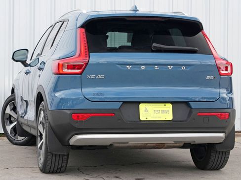 Used 2023 Volvo XC40 B5 Ultimate image 5