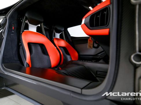 Used 2019 Ford GT RWD image 19