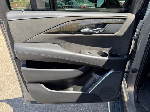 Used 2019 Cadillac Escalade ESV Platinum AWD/4WD image 22