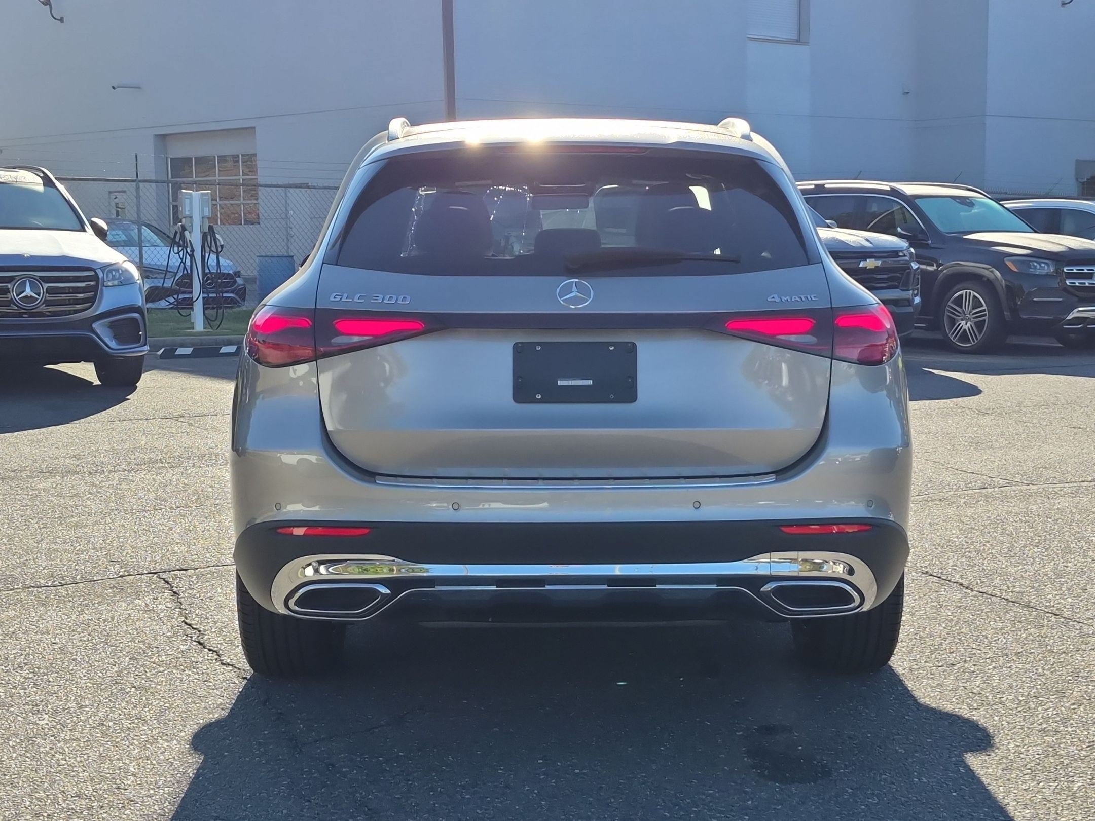 Used 2024 Mercedes-Benz GLC 300 4MATIC image 4