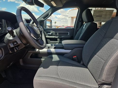 New 2026 RAM 2500 Big Horn AWD/4WD image 18