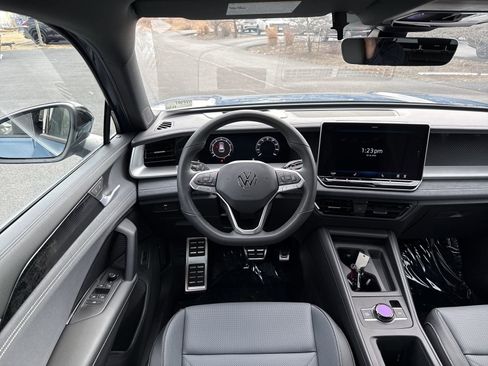 New 2026 Volkswagen Tiguan SE R-Line image 15