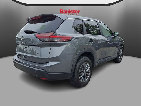 Used 2024 Nissan Rogue S AWD/4WD image 4