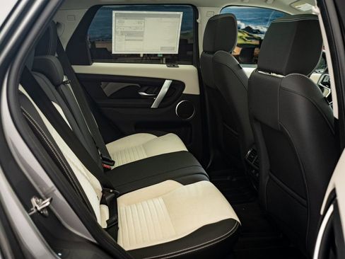 Certified 2025 Land Rover Discovery Sport S image 35