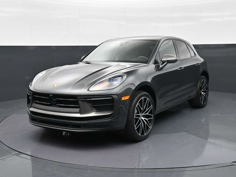 Certified 2025 Porsche Macan Turbo AWD/4WD image 1