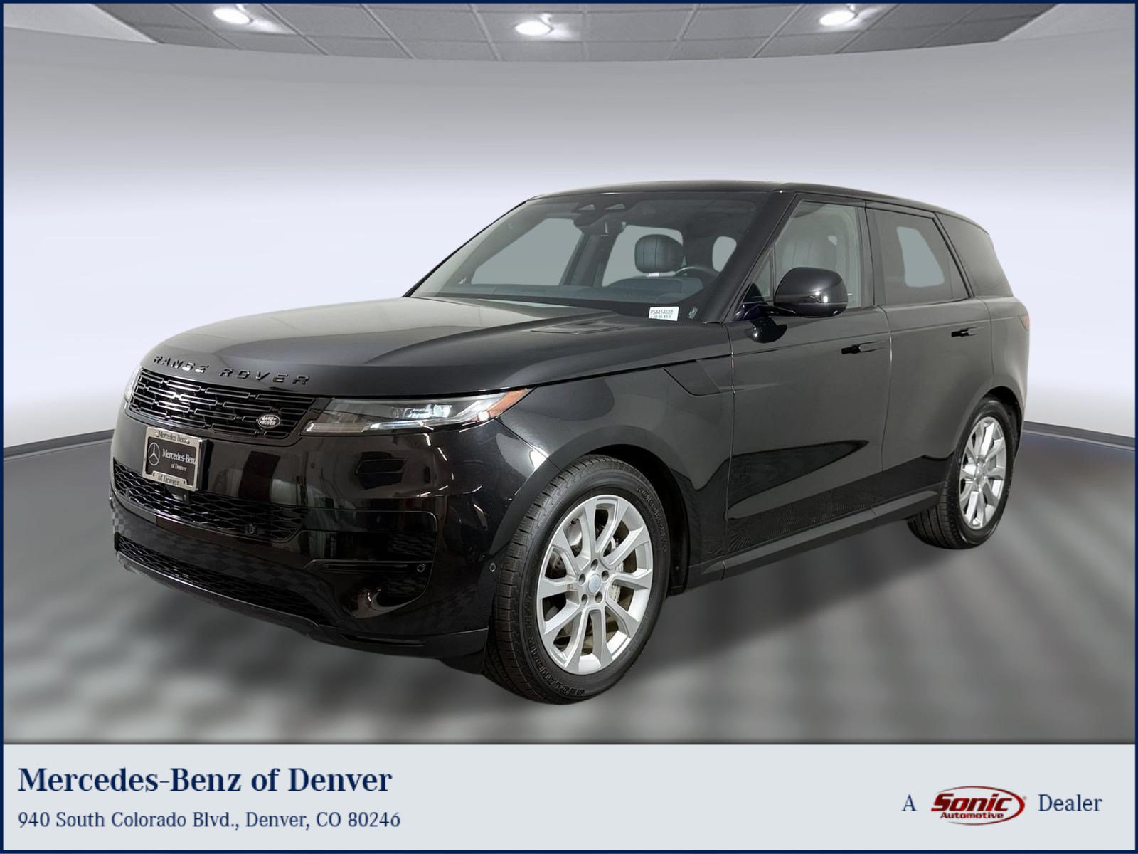 Used 2025 Land Rover Range Rover Sport SE AWD/4WD image 1