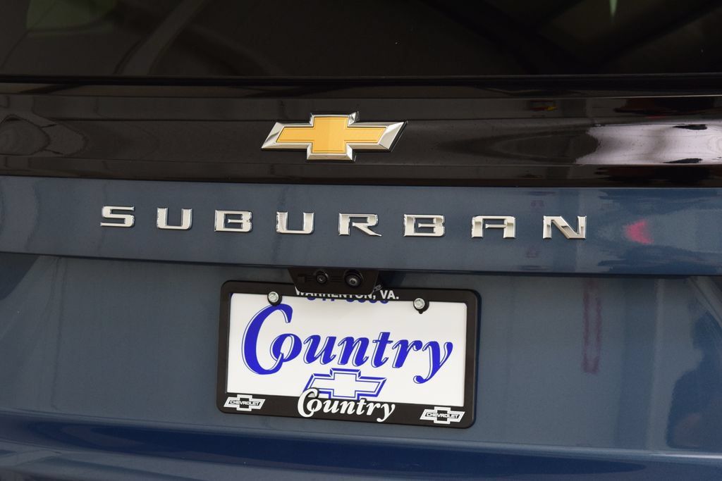 Used 2025 Chevrolet Suburban High Country AWD/4WD image 23