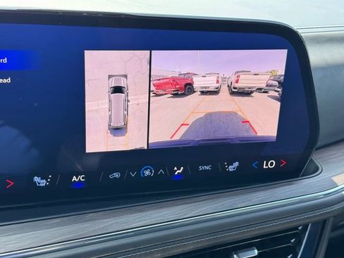 Certified 2025 Chevrolet Suburban Z71 AWD/4WD image 19
