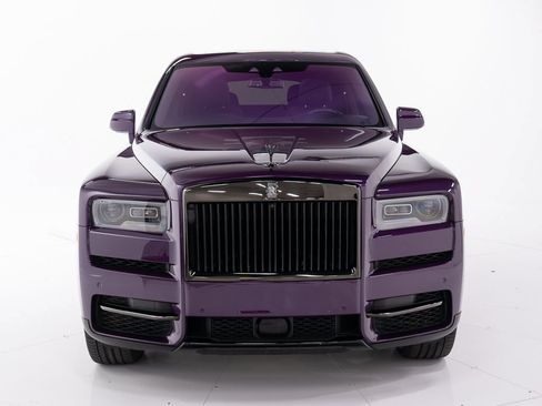 Certified 2022 Rolls-Royce Cullinan Black Badge w/ Dark Exterior Package AWD/4WD image 8