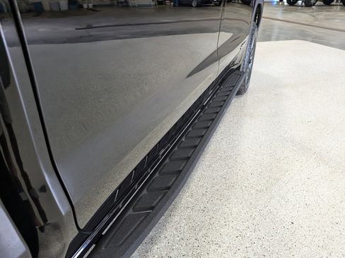 Used 2025 GMC Sierra 1500 AT4 w/ AT4 Premium Package image 11