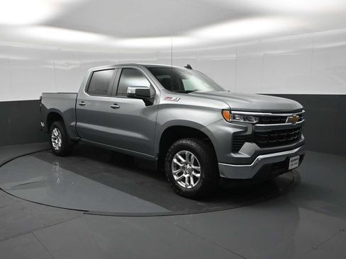 New 2026 Chevrolet Silverado 1500 LT w/ Z71 Off-Road Package AWD/4WD image 2