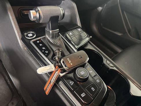 Used 2023 Kia Sportage EX image 16