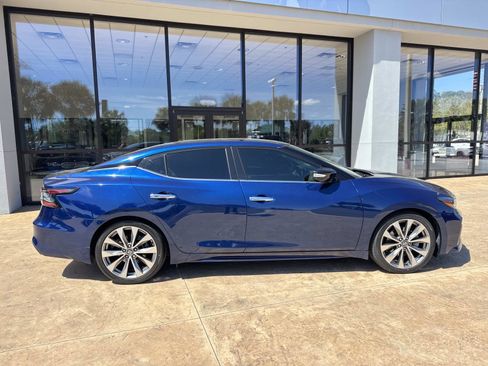 Used 2020 Nissan Maxima Platinum w/ Illumination Package image 2