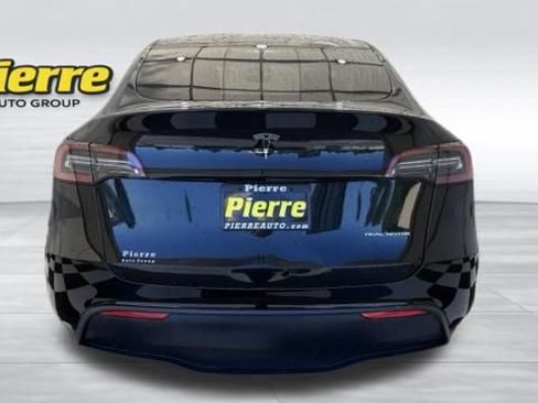 Used 2024 Tesla Model Y Long Range AWD/4WD image 3
