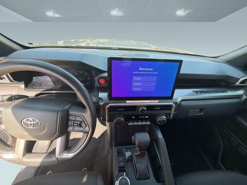 Used 2025 Toyota Tacoma TRD Sport AWD/4WD image 16