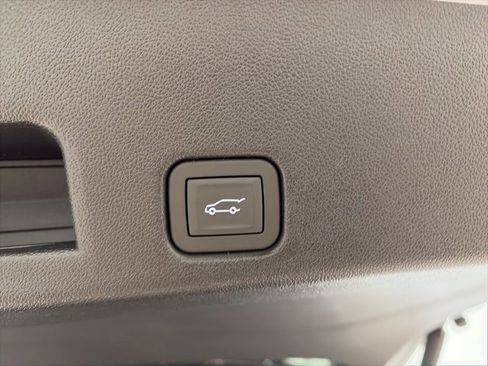 New 2026 Chevrolet Traverse High Country w/ LPO, Floor Liner Package image 19