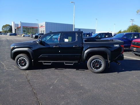 New 2025 Toyota Tacoma TRD Off-Road image 4