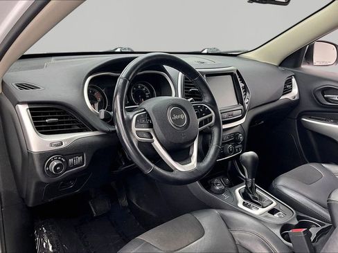 Used 2018 Jeep Cherokee Latitude Plus w/ Cold Weather Group AWD/4WD image 14