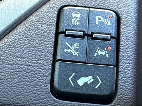 Used 2016 Chevrolet Tahoe LTZ RWD image 36