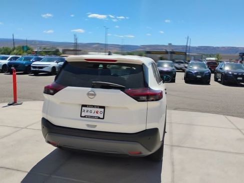 Used 2022 Nissan Rogue S AWD/4WD image 6