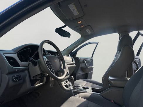 Used 2016 Chevrolet Traverse LS image 9