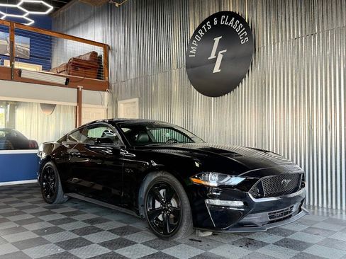 Used 2022 Ford Mustang GT Premium w/ Black Accent Package RWD image 2
