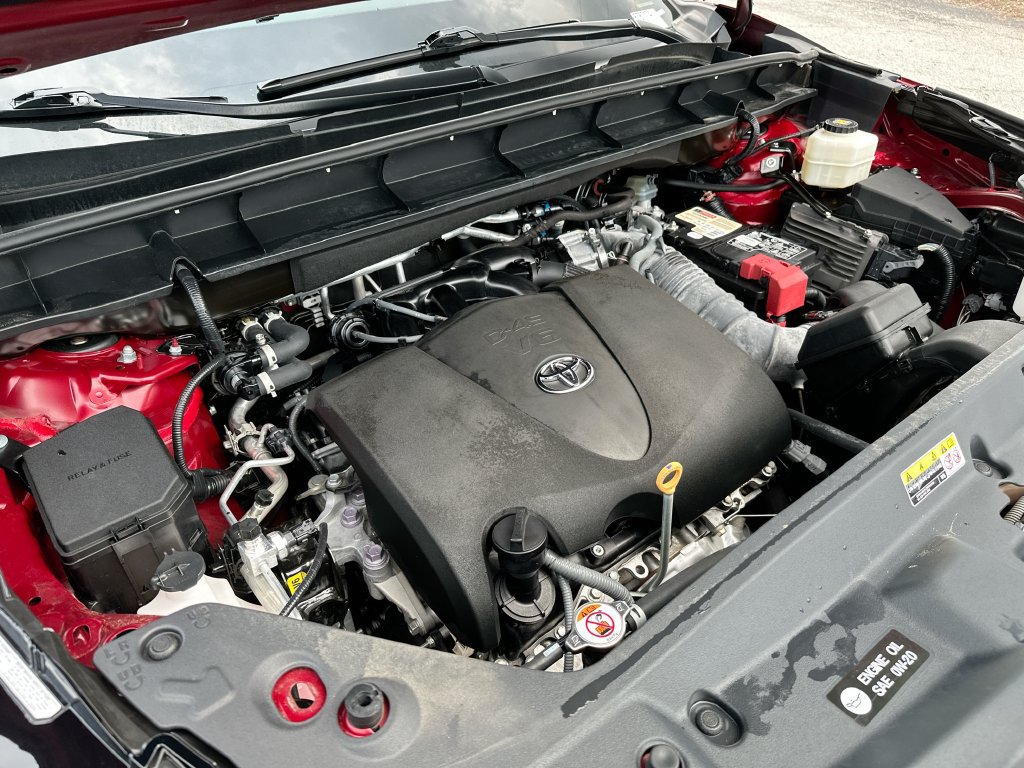Used 2022 Toyota Highlander XLE FWD image 26