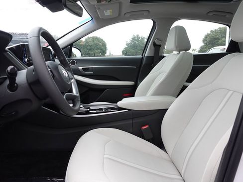 Used 2023 Hyundai Sonata SEL w/ Convenience Package image 12