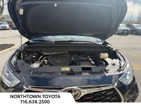 Used 2024 Toyota Highlander Limited AWD/4WD image 20