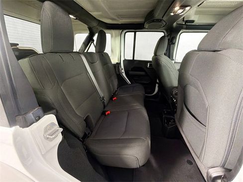 Used 2023 Jeep Wrangler Sahara w/ Cold Weather Group image 27