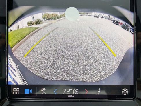 New 2025 Volvo XC40 B5 Core w/ Protection Package Premier image 24