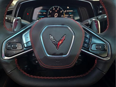 Used 2024 Chevrolet Corvette Stingray Premium Cpe w/ Z51 Performance Package image 19