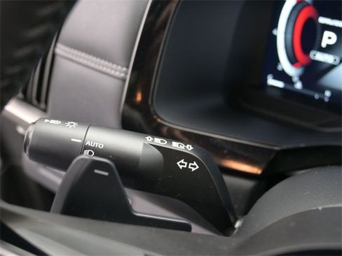 Used 2024 Nissan Pathfinder Platinum image 20