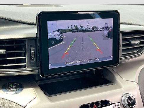 Used 2020 Ford Explorer XLT RWD image 13