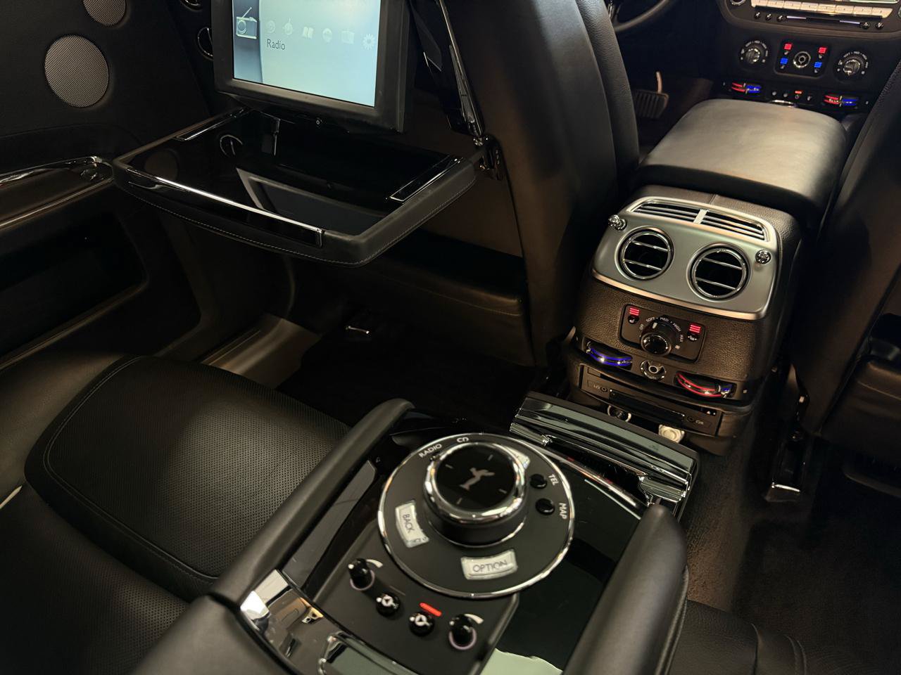 Used 2016 Rolls-Royce Ghost RWD image 29