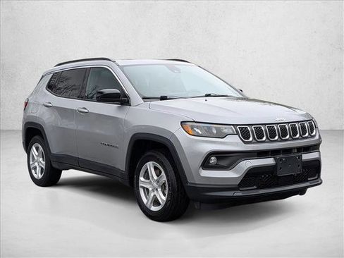 Used 2023 Jeep Compass Latitude w/ Sun and Sound Group image 3