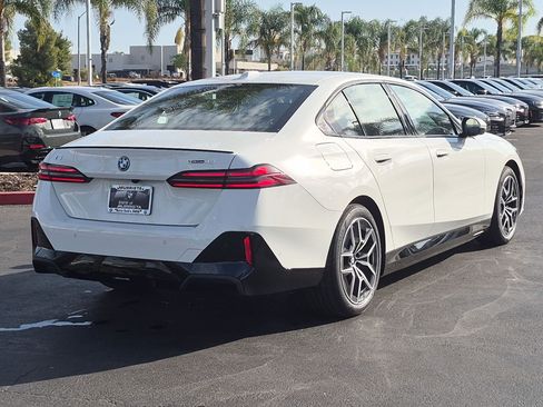 New 2027 BMW i5 eDrive40 w/ M Sport Package RWD image 10