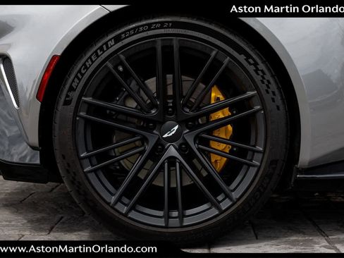 Used 2025 Aston Martin V8 Vantage Coupe image 20