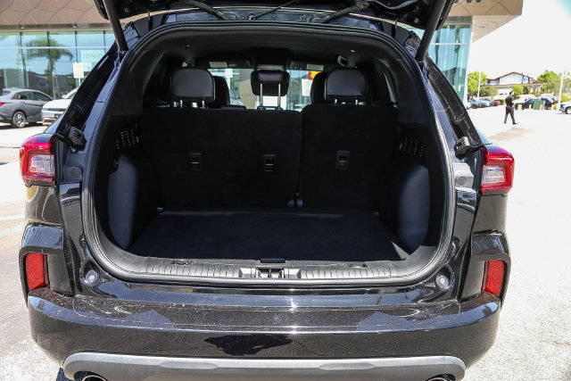 Used 2023 Ford Escape ST-Line w/ Equipment Group 301A FWD image 22