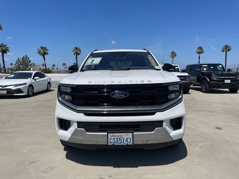 Used 2025 Ford Expedition Platinum AWD/4WD image 6