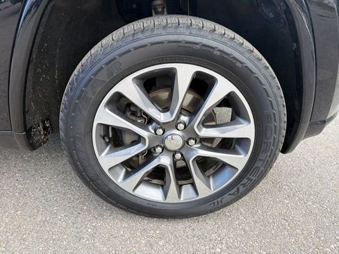 Used 2018 Jeep Grand Cherokee Overland image 30