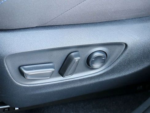 Used 2024 Toyota RAV4 SE image 21