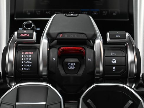 Used 2020 Lamborghini Urus image 29