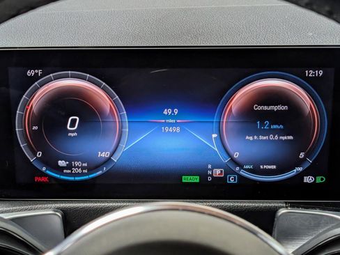 Used 2023 Mercedes-Benz EQB 300 4MATIC image 33