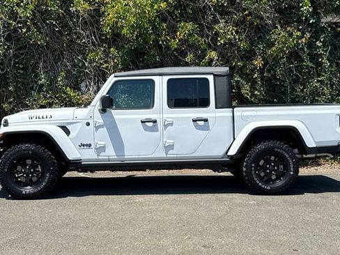New 2025 Jeep Gladiator Willys image 7