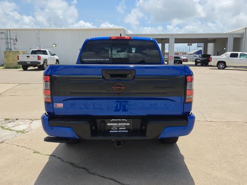 Used 2026 Nissan Frontier PRO-4X w/ Tow Package AWD/4WD image 6