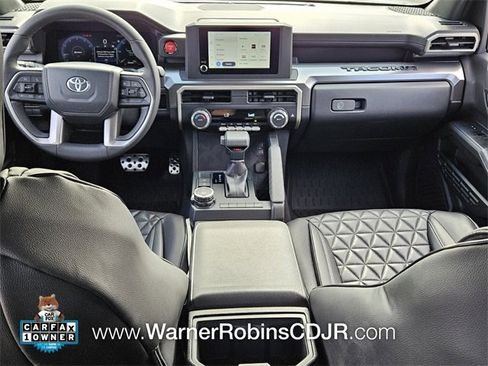 Used 2025 Toyota Tacoma TRD Sport image 8