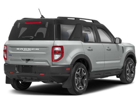 Used 2023 Ford Bronco Sport Outer Banks w/ Tech Package AWD/4WD image 2