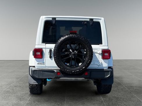 Used 2022 Jeep Wrangler Unlimited Sahara w/ Cold Weather Group AWD/4WD image 5