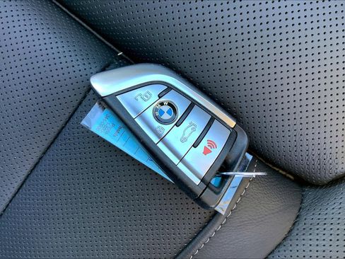 Used 2021 BMW X5 M50i w/ Executive Package image 28